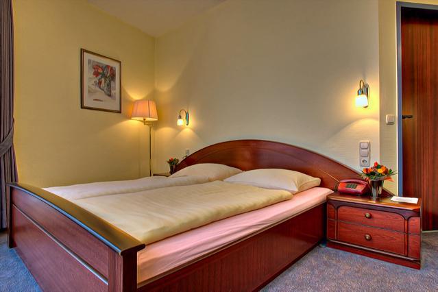 Astoria Easy Otel Essen Oda fotoğraf