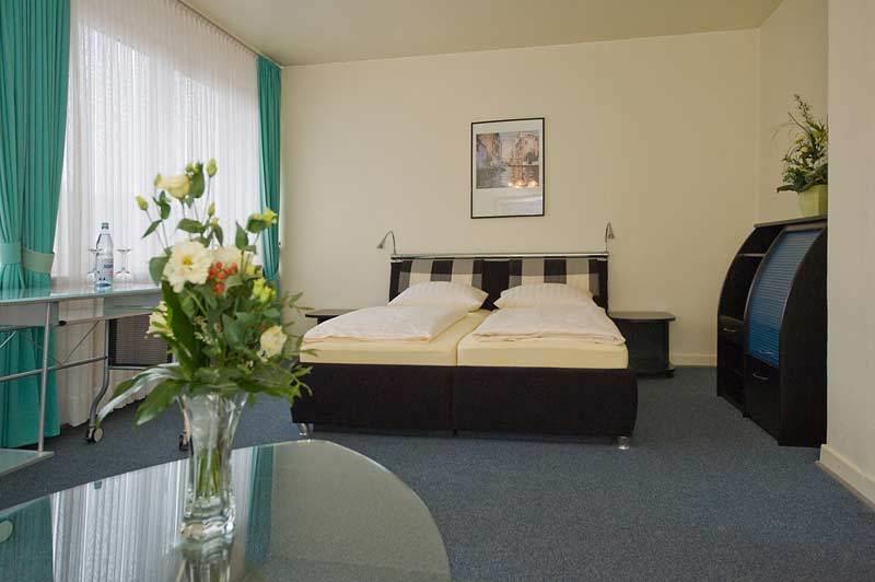 Astoria Easy Otel Essen Dış mekan fotoğraf